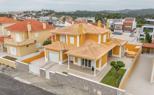 Villa in Santa Maria, Sao Pedro e Matacaes, Lisbon, Portugal 1