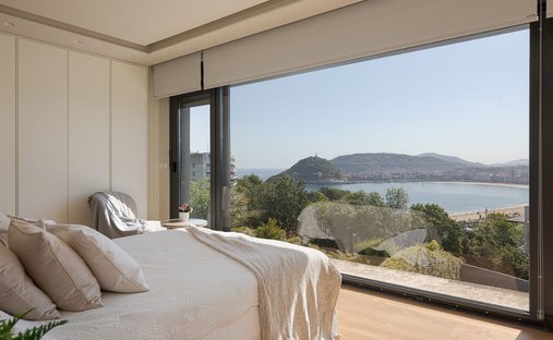 Townhouse in Mendebaldea, Donostia-San Sebastian, Spain 1