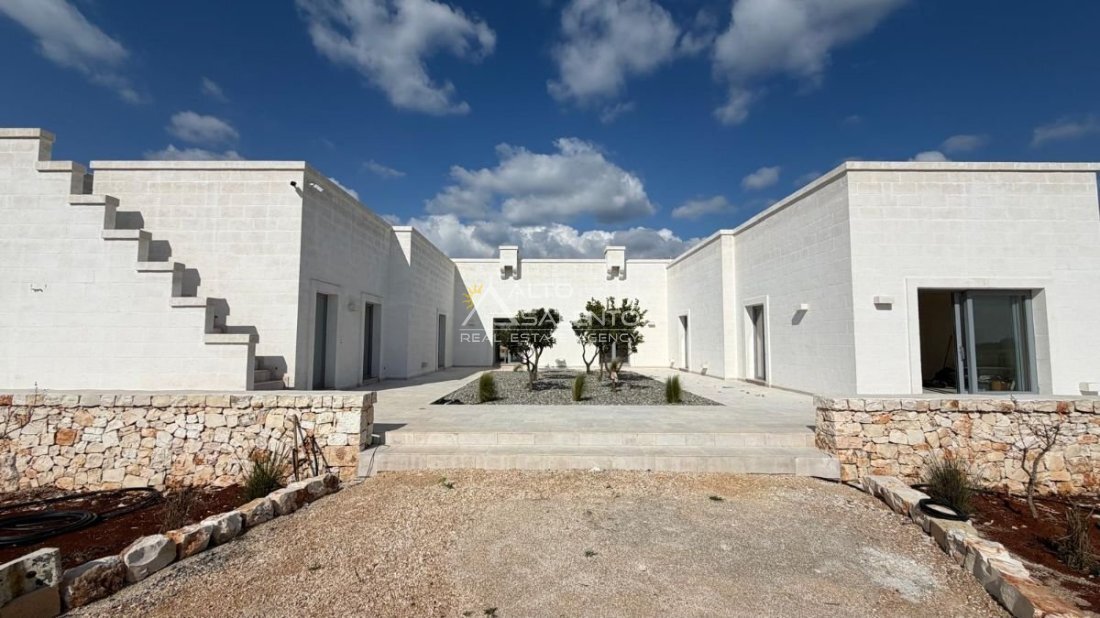 Villa in Ludovico Street - Corso Umberto I - Vittorio Emanuele Street, Ostuni, Apulia 1 - 17473470