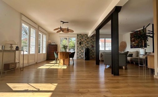 19th Century Château With 4,34 Hectare Wooded Park Swimming Pool Burgundy, Near Beaune