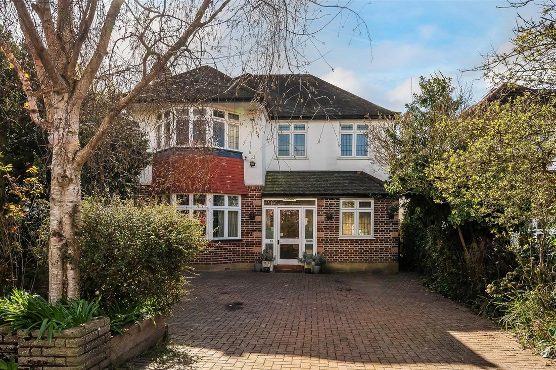 House in Epsom and Ewell, England 1 - 17433249