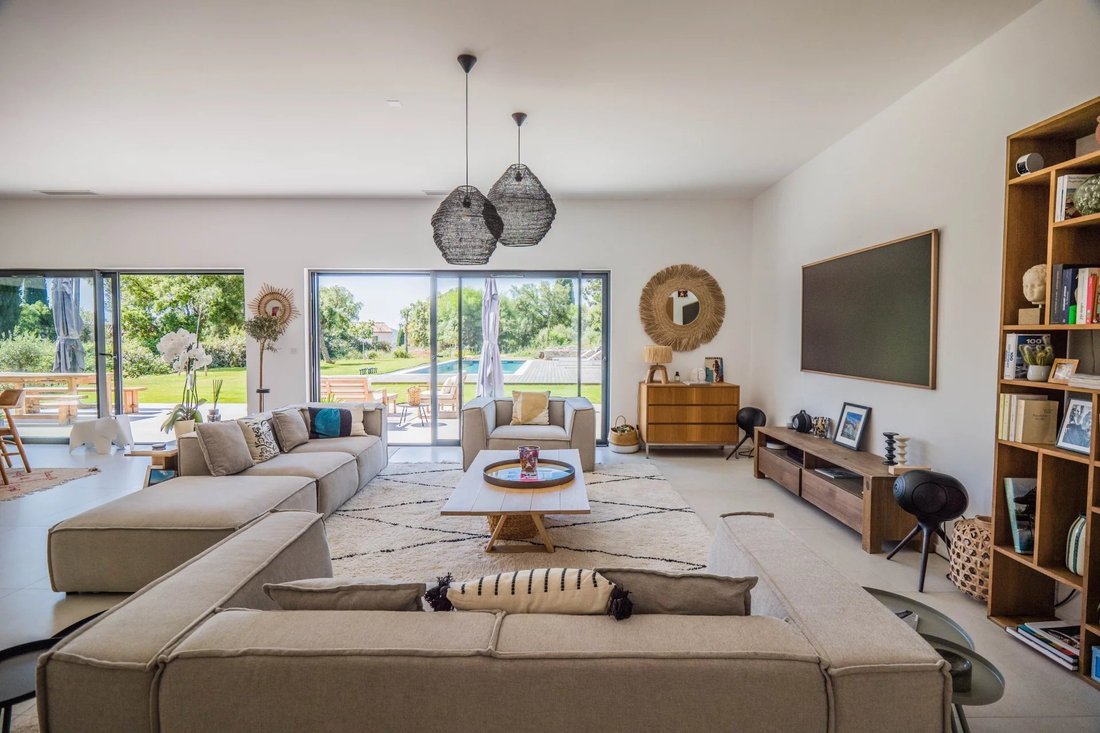 Villa in Grimaud, Provence-Alpes-Côte d'Azur, France 3 - 17474119