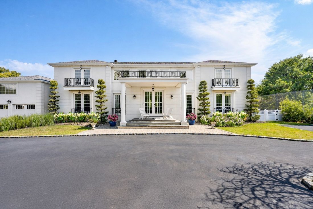 House in East Quogue, New York, United States 1 - 17471684