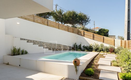 House in Colares, Lisbon, Portugal 1