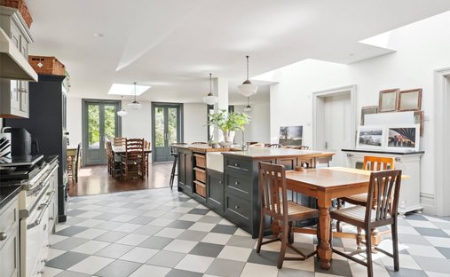 House in Hampton Hill, Richmond Upon Thames, England 1
