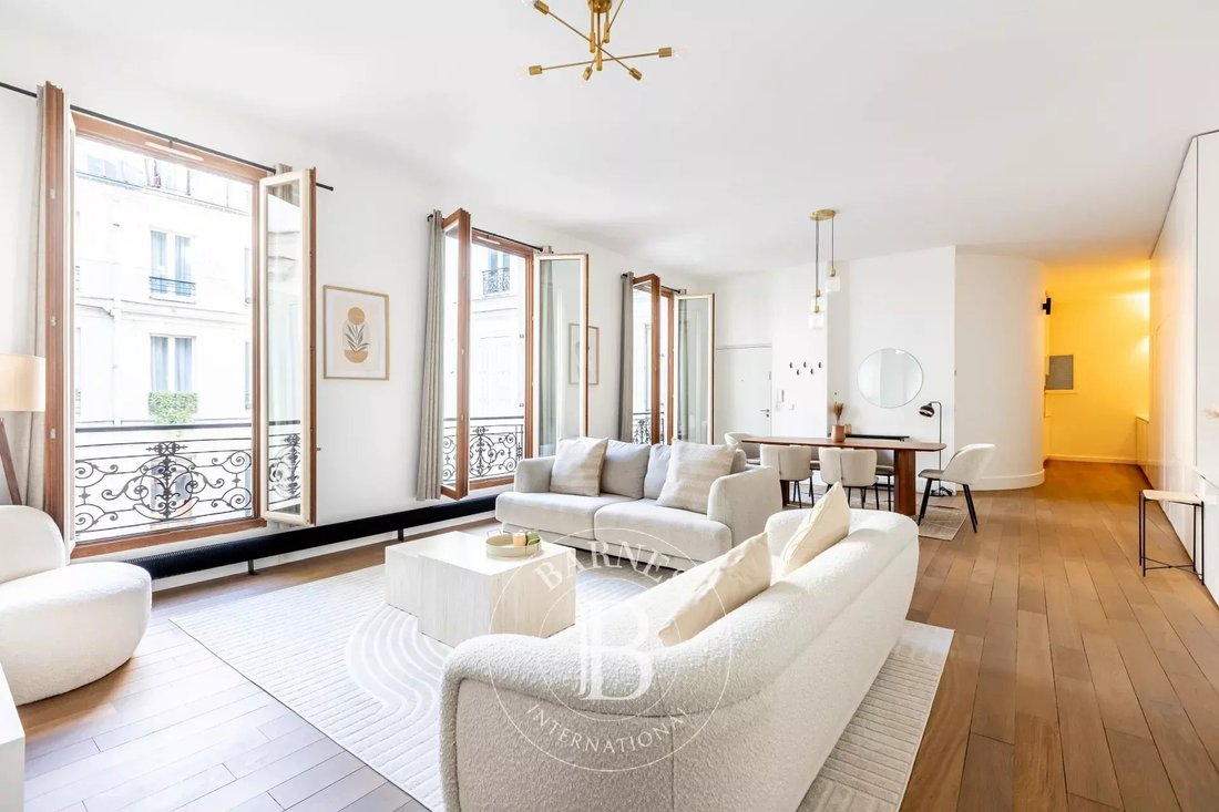 Apartment in Mairie, Paris 8e Arrondissement, Paris 1 - 17471995