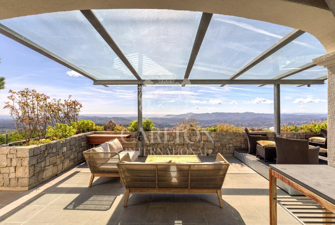 Villa in Châteauneuf-Grasse, Provence-Alpes-Côte d'Azur, France 1 - 17470713
