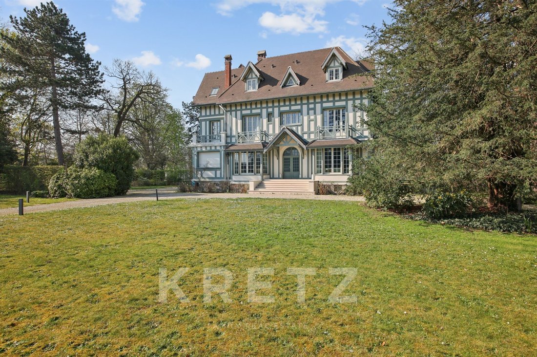 Estate in Le Vésinet, Ile-de-France, France 2 - 17472147
