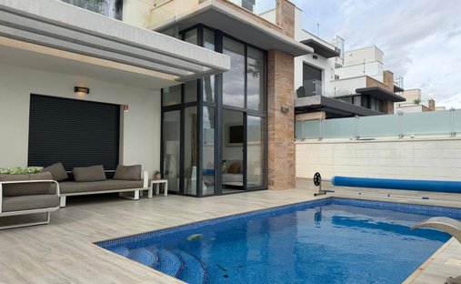 Villa in Orihuela, Valencian Community, Spain 1