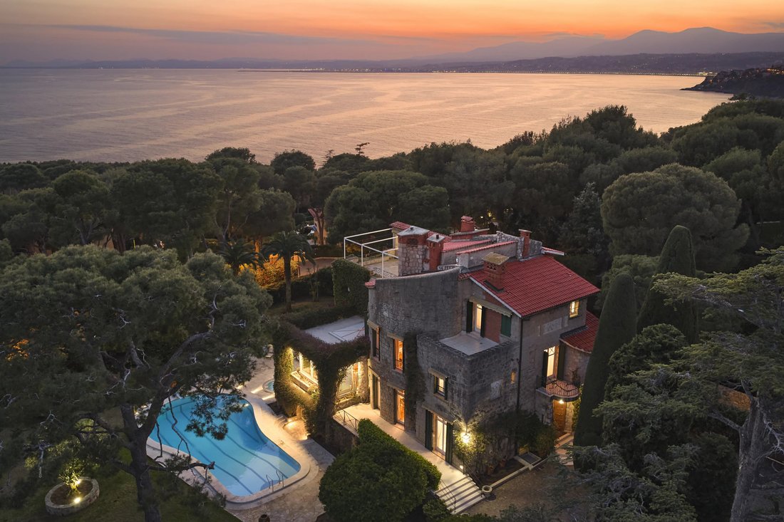 Villa in Saint-Jean-Cap-Ferrat, Provence-Alpes-Côte d'Azur, France 1 - 17067635