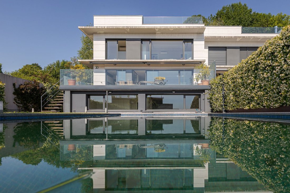 Townhouse in Mendebaldea, Donostia-San Sebastian, Spain 2 - 17474099