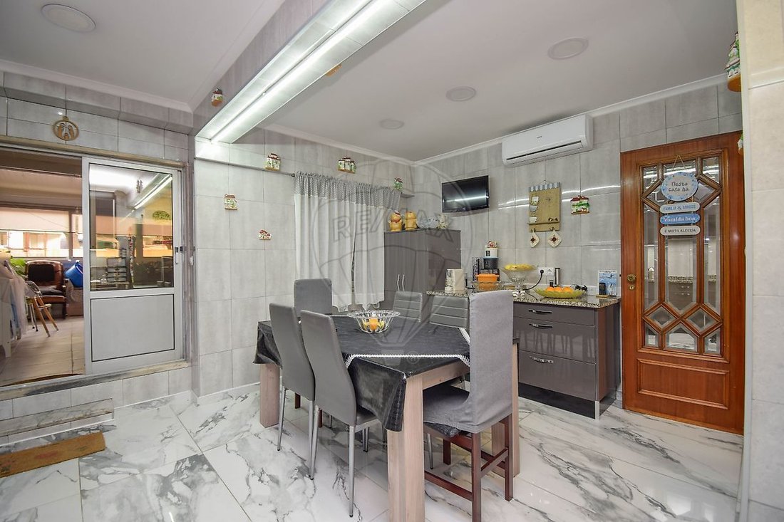 Apartment in Póvoa de Santo Adrião, Lisbon, Portugal 3 - 17471389