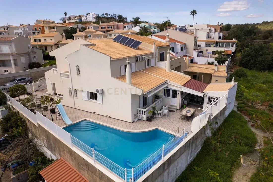 Villa in Loule (Sao Clemente), Algarve, Portugal 2 - 17473910
