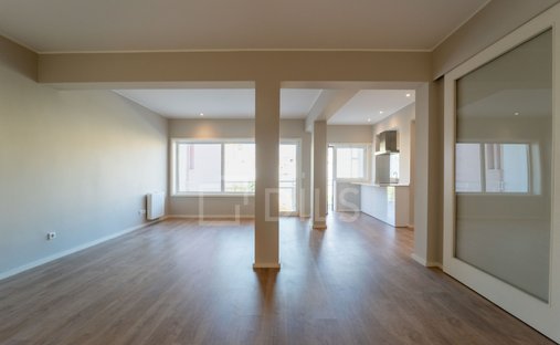 Apartment in Cedofeita, Santo Ildefonso, Se, Miragaia, Sao Nicolau e Vitoria, Porto District, Portugal 1