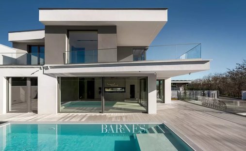 Villa in Budapest, Budapest, Hungary 1