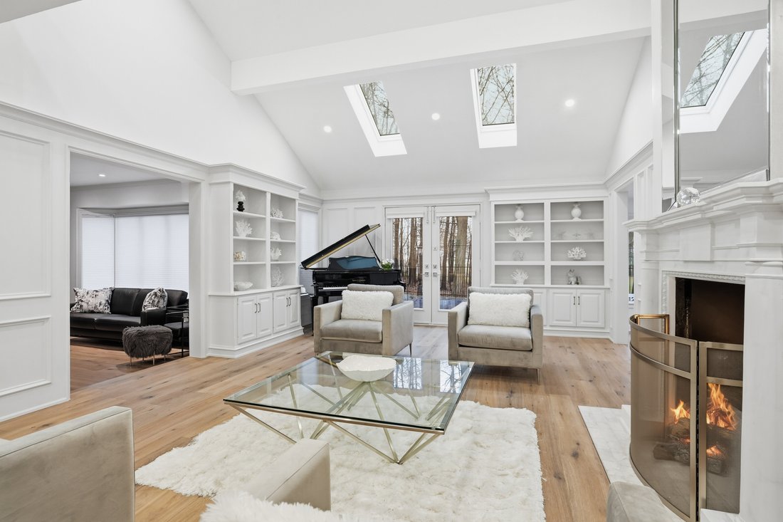 House in Hamilton, Ontario, Canada 5 - 17470633