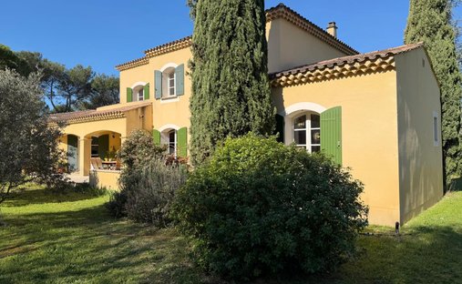 Villa in Zone Rurale Sud, Carpentras, France 1