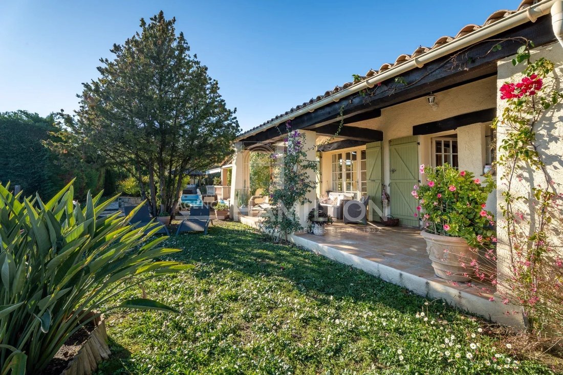 House in Grasse, Provence-Alpes-Côte d'Azur, France 2 - 16706925