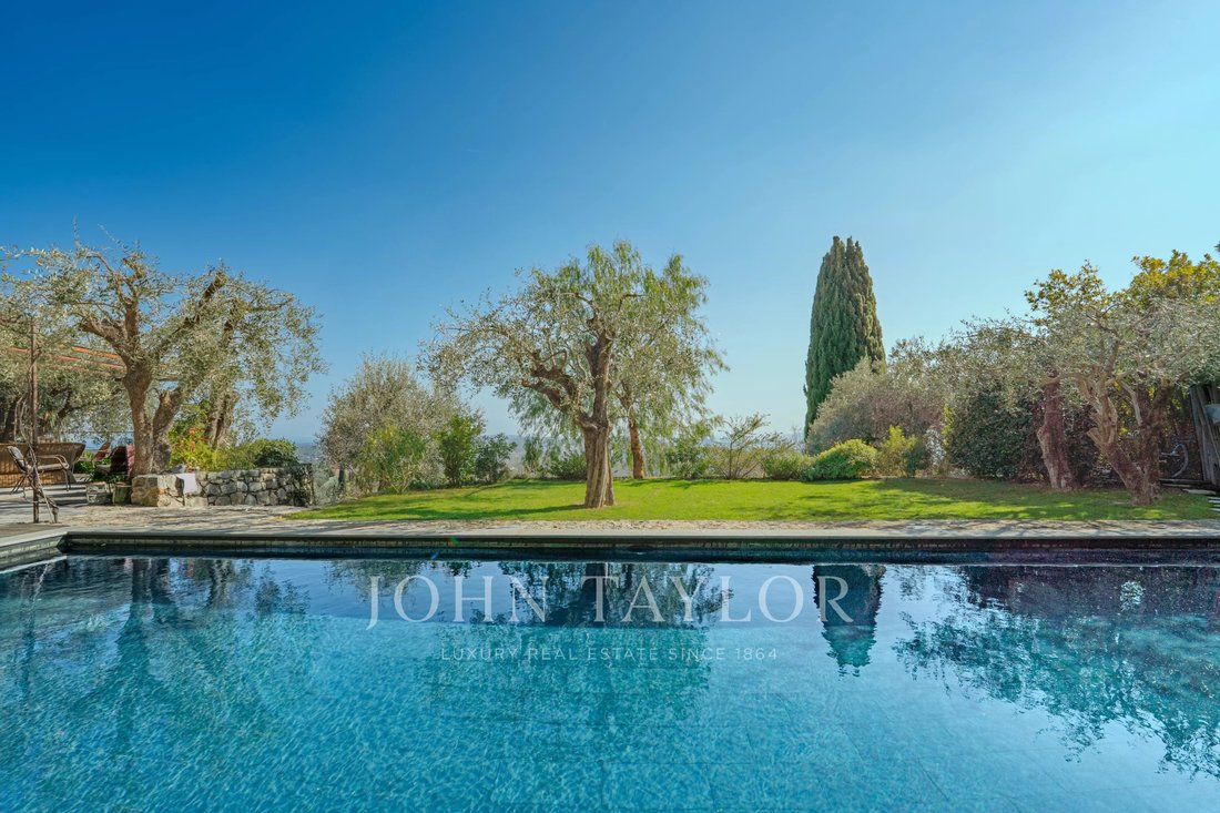 House in Châteauneuf-Grasse, Provence-Alpes-Côte d'Azur, France 2 - 17474344