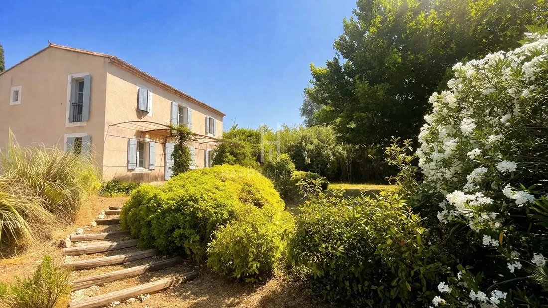 House in Maussane-les-Alpilles, Provence-Alpes-Côte d'Azur, France 2 - 15889889