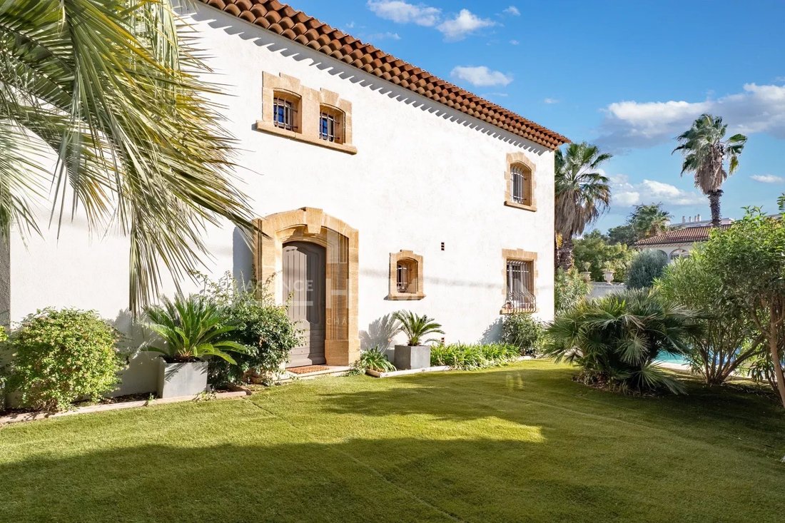 House in Broussailles, Cannes, France 1 - 16480176