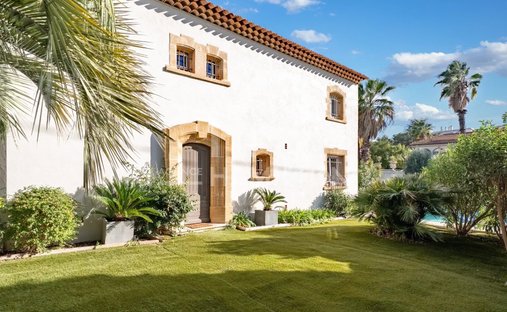 House in Broussailles, Cannes, France 1
