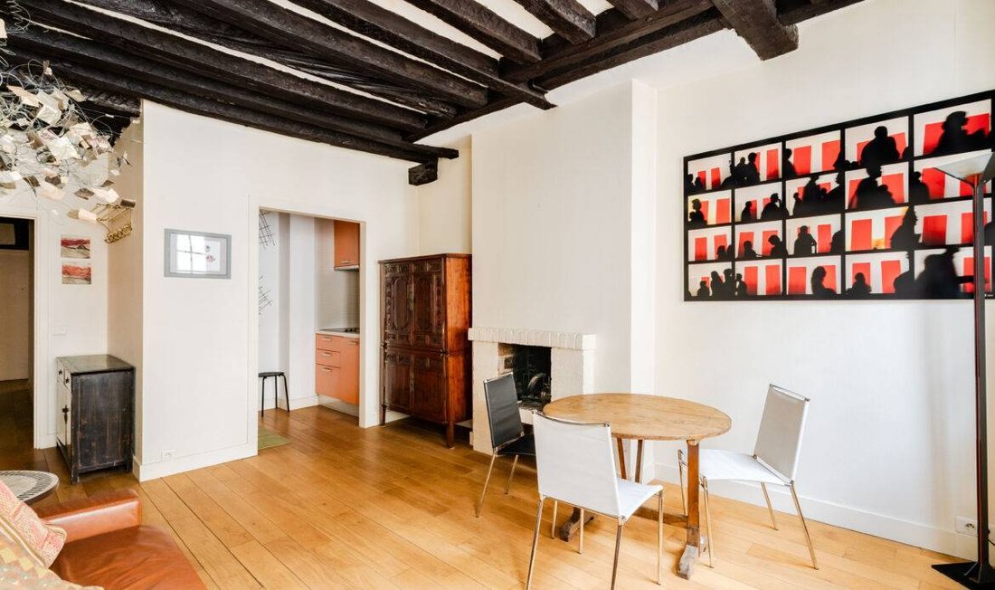 Apartment in Sainte Avoie, Paris 3e Arrondissement, Paris 3 - 17475060