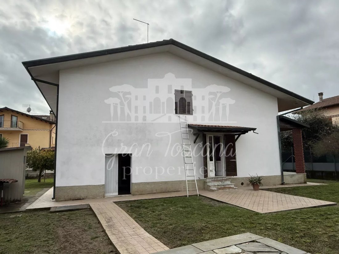 Villa in Marina di Massa Centro, Massa, Italy 5 - 17471945