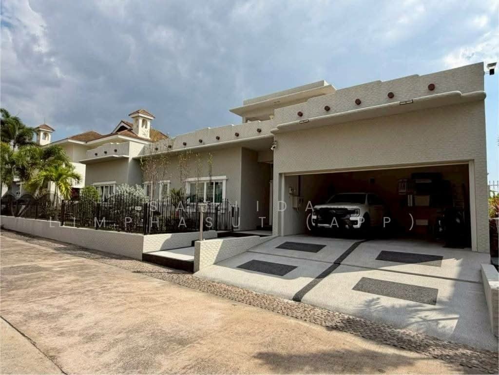 Villa in Pong, Chon Buri, Thailand 1 - 17472526