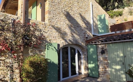 House in Vins-sur-Caramy, Provence-Alpes-Côte d'Azur, France 1