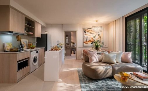 Condo in Bang Lamphu Lang, Krung Thep Maha Nakhon, Thailand 1