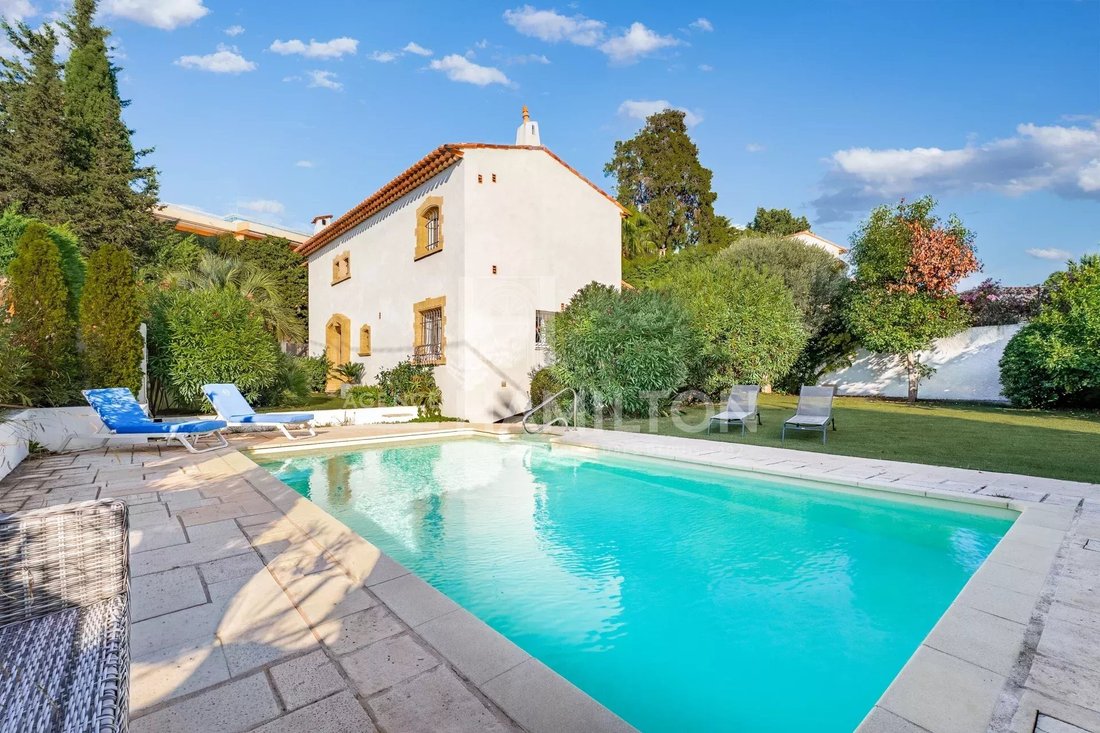 House in Broussailles, Cannes, France 2 - 16480176