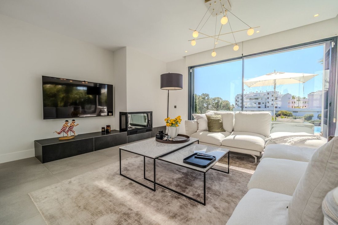 Villa in Estepona, Andalusia, Spain 3 - 17472204
