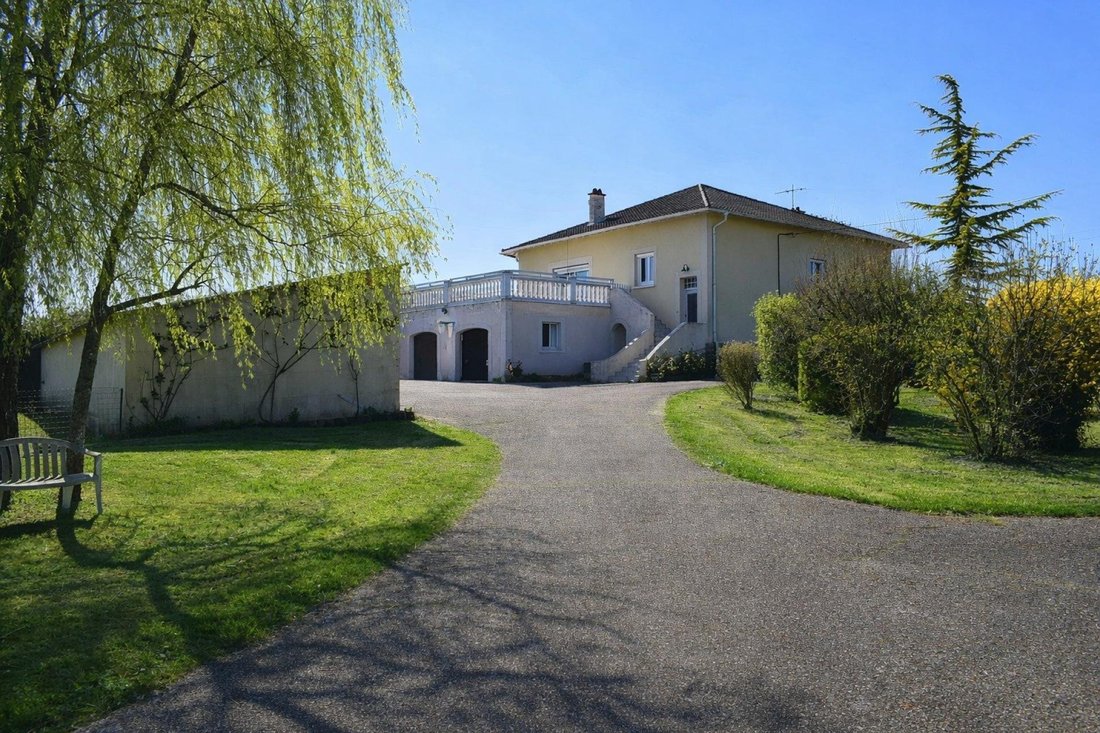 House in Prisse, Bourgogne – Franche-Comté, France 1 - 17474923