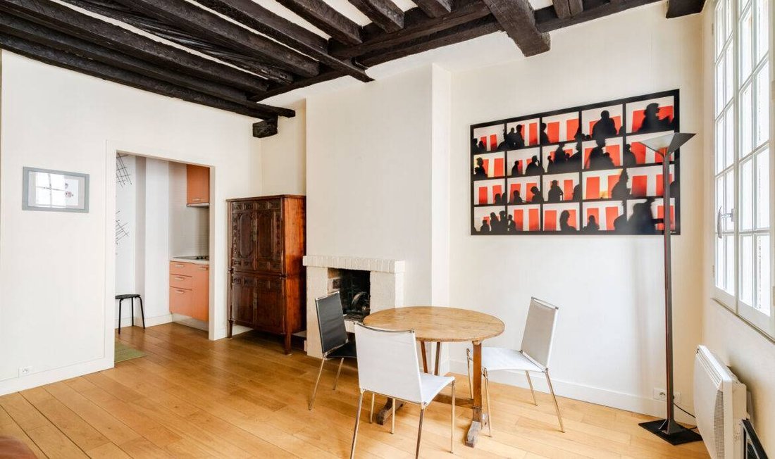 Apartment in Sainte Avoie, Paris 3e Arrondissement, Paris 4 - 17475060