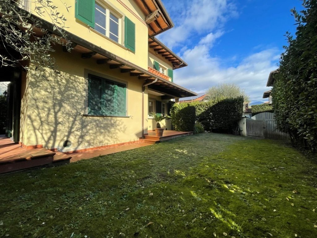 Villa in Tonfano, Pietrasanta, Italy 5 - 17473132