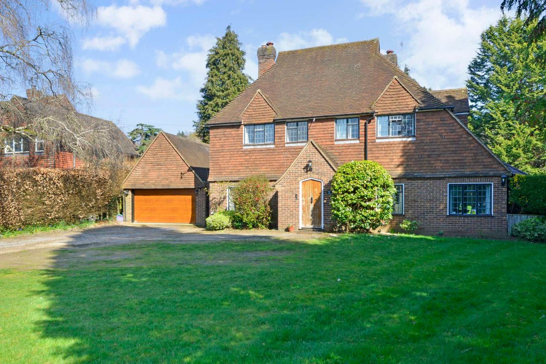 House in Guildford, England 2 - 17470811
