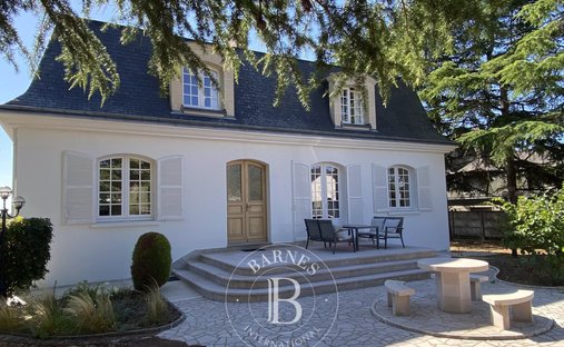 Townhouse in Cabochon Quiniere, Blois, France 1