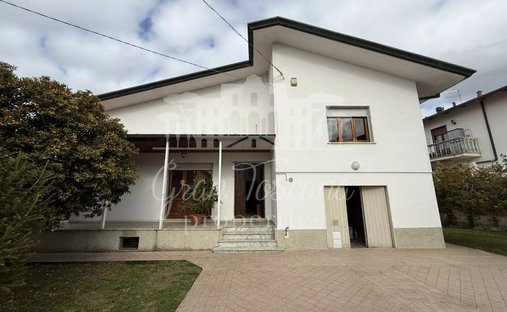 Villa in Marina di Massa Centro, Massa, Italy 1