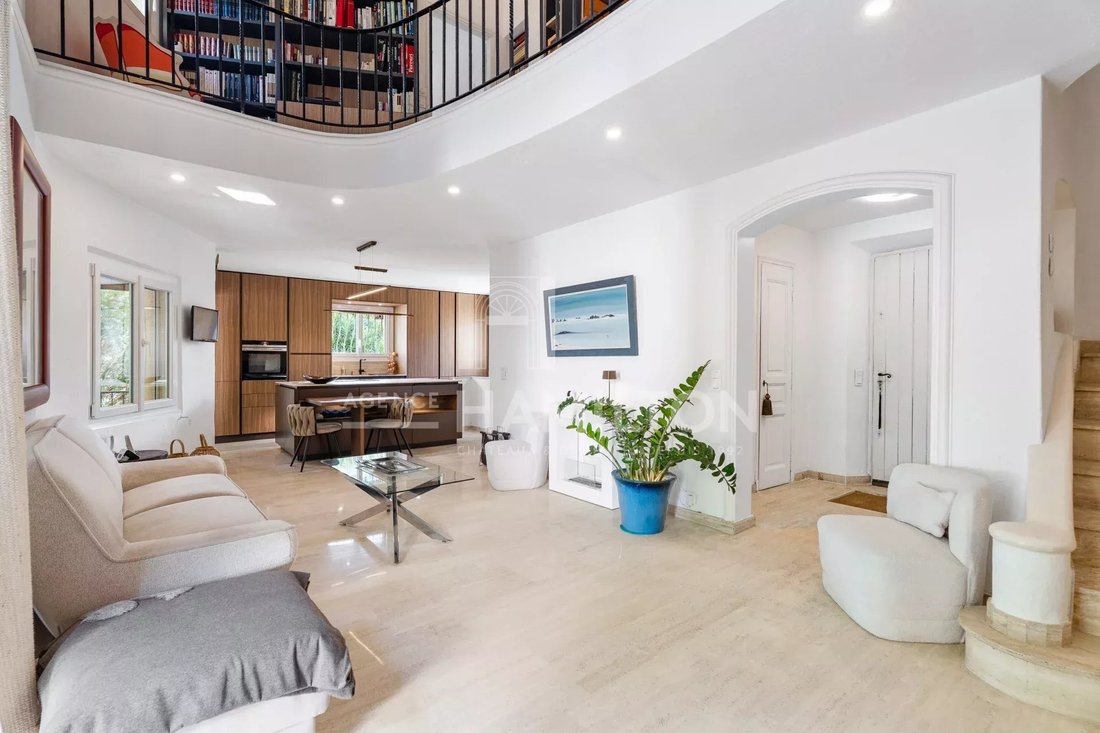 House in Broussailles, Cannes, France 3 - 16480176