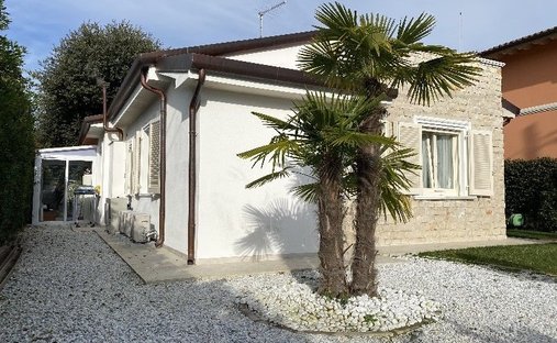 Villa in Tonfano, Pietrasanta, Italy 1