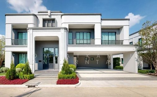 House in Sam Wa Tawan Tok, Bangkok, Thailand 1