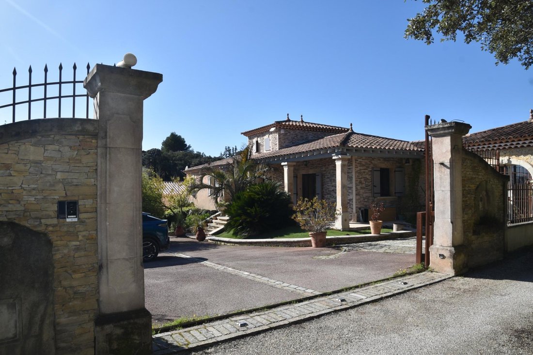 House in Vacqueyras, Provence-Alpes-Côte d'Azur, France 4 - 17474890