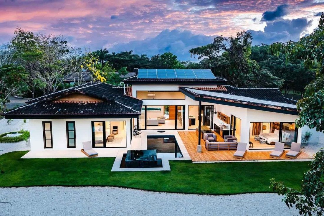 Villa in Playa Langosta, Guanacaste Province, Costa Rica 1 - 17472343