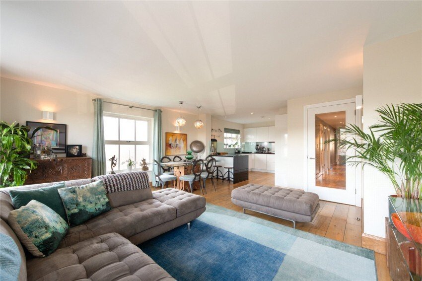 Apartment in Dagenham East, England 1 - 17473030