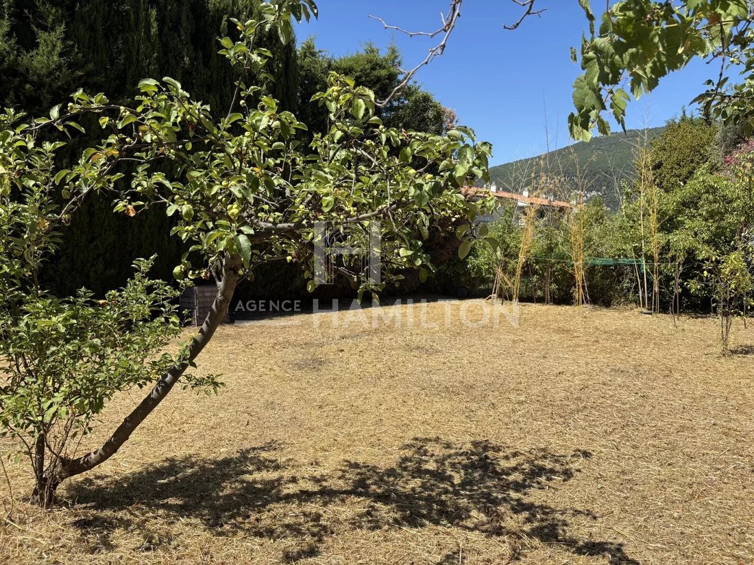 Villa in Châteauneuf-Grasse, Provence-Alpes-Côte d'Azur, France 2 - 15916137