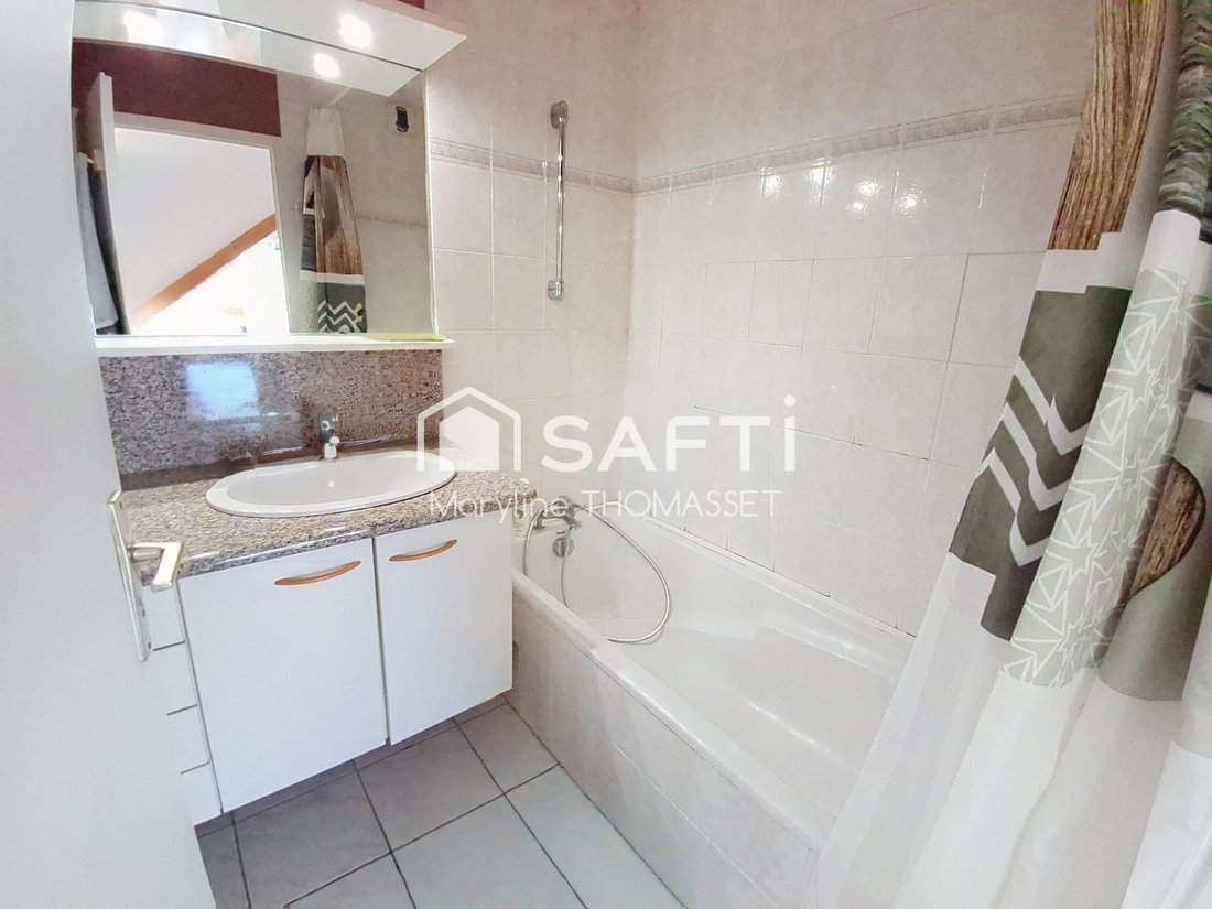 Apartment in Peripherie, Poisy, France 5 - 17445490