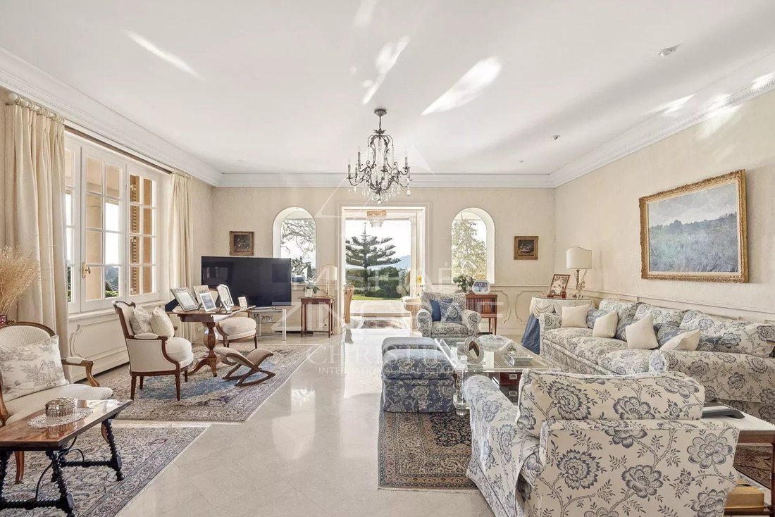 Villa in Antibes, Provence-Alpes-Côte d'Azur, France 2 - 13858043