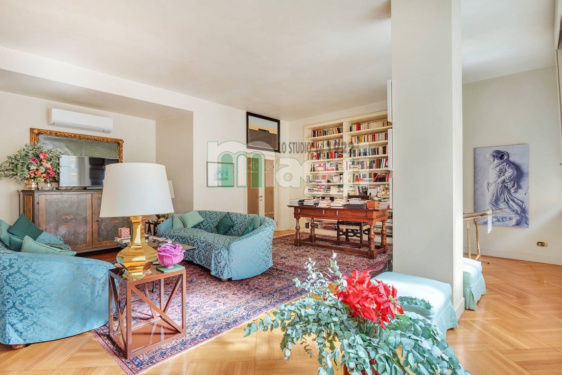 Apartment in Garibaldi - Porta Venezia, Milan, Lombardy 1 - 17471026