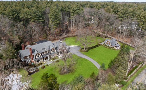 House in Weston, Massachusetts, United States 1